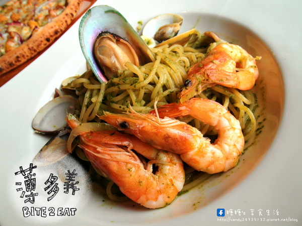 薄多義 Bite 2 Eat(公益店)：〖台中│美食〗薄多義 Bite 2 Eat(公益店) ❤ 彷彿走進歐洲街道，享用平價美味的義式料理~