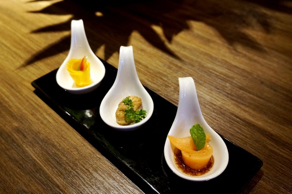 岩說精緻鍋物(台北南京店)：[南京三民] 岩說精緻鍋物: 星級食材.極究湯底的美味鍋物