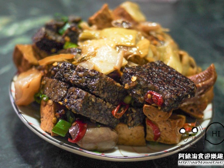 寶山街機車阿伯臭豆腐:【桃園小吃】寶山街機車阿伯臭豆腐-低調去買來吃就好,我不想排隊