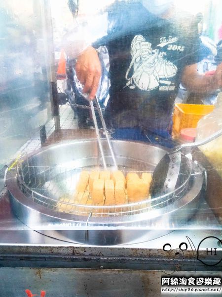 寶山街機車阿伯臭豆腐：【桃園小吃】寶山街機車阿伯臭豆腐-低調去買來吃就好，我不想排隊