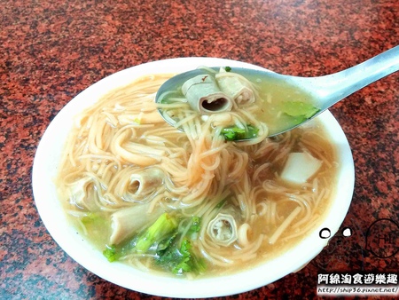 寶山街機車阿伯臭豆腐:【桃園小吃】寶山街機車阿伯臭豆腐-低調去買來吃就好,我不想排隊