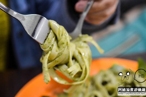 暖暖窩16號PASTA：【台北義式】【北捷新埔站】暖暖窩16號pasta-有頂皇冠的金黃燉飯．新北板橋美食/義大利麵/燉飯/捷運新埔站