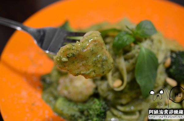 暖暖窩16號PASTA：【台北義式】【北捷新埔站】暖暖窩16號pasta-有頂皇冠的金黃燉飯．新北板橋美食/義大利麵/燉飯/捷運新埔站