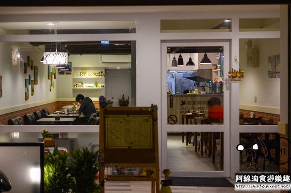 暖暖窩16號PASTA：【台北義式】【北捷新埔站】暖暖窩16號pasta-有頂皇冠的金黃燉飯．新北板橋美食/義大利麵/燉飯/捷運新埔站