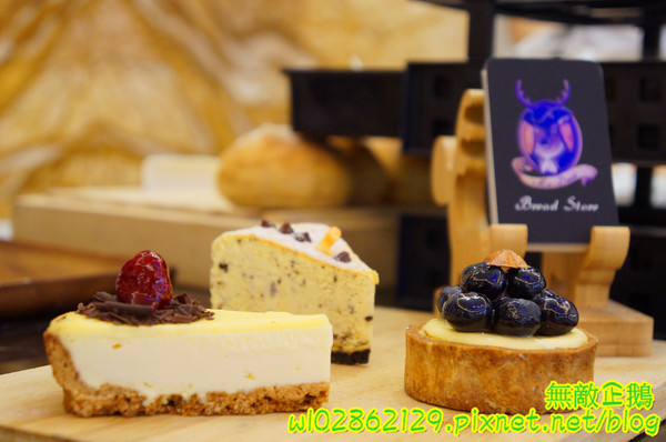 Mr. Deer:【台南-東區】平價x甜點...少女心裝潢~日本進口拿破崙麵粉/安佳無鹽奶油/義大利冷壓初榨橄欖油《Mr. Deer》