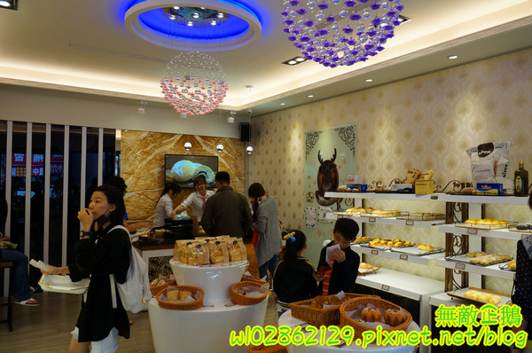 Mr. Deer:【台南-東區】平價x甜點...少女心裝潢~日本進口拿破崙麵粉/安佳無鹽奶油/義大利冷壓初榨橄欖油《Mr. Deer》