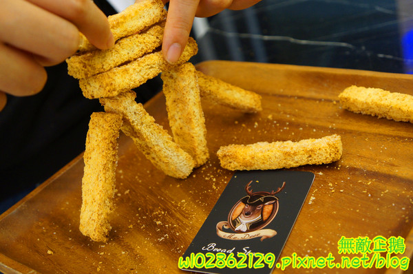 Mr. Deer:【台南-東區】平價x甜點...少女心裝潢~日本進口拿破崙麵粉/安佳無鹽奶油/義大利冷壓初榨橄欖油《Mr. Deer》