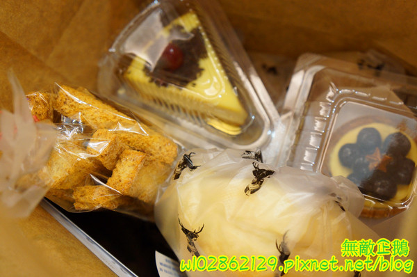 Mr. Deer:【台南-東區】平價x甜點...少女心裝潢~日本進口拿破崙麵粉/安佳無鹽奶油/義大利冷壓初榨橄欖油《Mr. Deer》