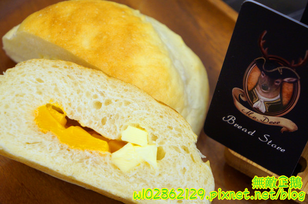 Mr. Deer:【台南-東區】平價x甜點...少女心裝潢~日本進口拿破崙麵粉/安佳無鹽奶油/義大利冷壓初榨橄欖油《Mr. Deer》