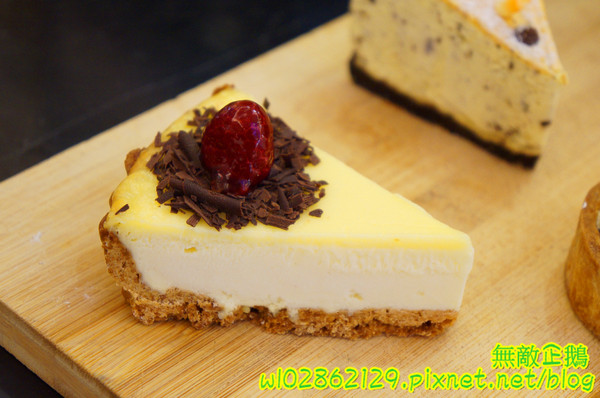 Mr. Deer:【台南-東區】平價x甜點...少女心裝潢~日本進口拿破崙麵粉/安佳無鹽奶油/義大利冷壓初榨橄欖油《Mr. Deer》