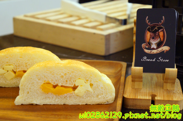 Mr. Deer:【台南-東區】平價x甜點...少女心裝潢~日本進口拿破崙麵粉/安佳無鹽奶油/義大利冷壓初榨橄欖油《Mr. Deer》