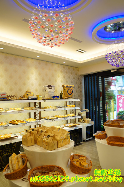 Mr. Deer:【台南-東區】平價x甜點...少女心裝潢~日本進口拿破崙麵粉/安佳無鹽奶油/義大利冷壓初榨橄欖油《Mr. Deer》