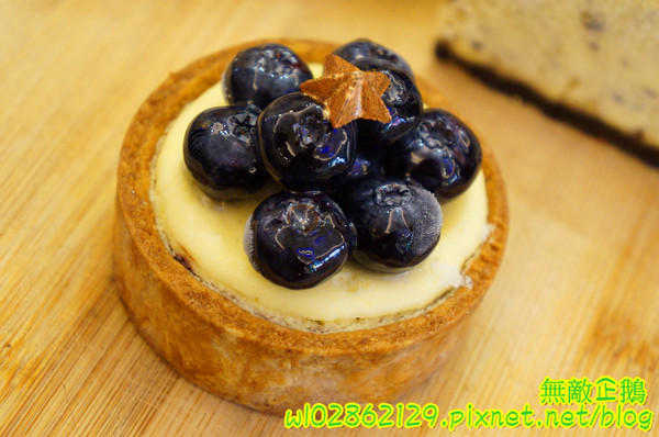 Mr. Deer:【台南-東區】平價x甜點...少女心裝潢~日本進口拿破崙麵粉/安佳無鹽奶油/義大利冷壓初榨橄欖油《Mr. Deer》