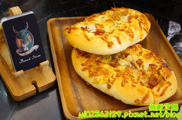 Mr. Deer:【台南-東區】平價x甜點...少女心裝潢~日本進口拿破崙麵粉/安佳無鹽奶油/義大利冷壓初榨橄欖油《Mr. Deer》