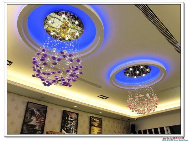 Mr. Deer：(台南東區。美食) Mr. Deer＿健康美味麵包店。真材實料。採用進口高級麵粉。獨家烘焙手法，讓麵包像會呼吸般蓬鬆。純粹美味吃的到!