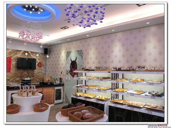 Mr. Deer：(台南東區。美食) Mr. Deer＿健康美味麵包店。真材實料。採用進口高級麵粉。獨家烘焙手法，讓麵包像會呼吸般蓬鬆。純粹美味吃的到!