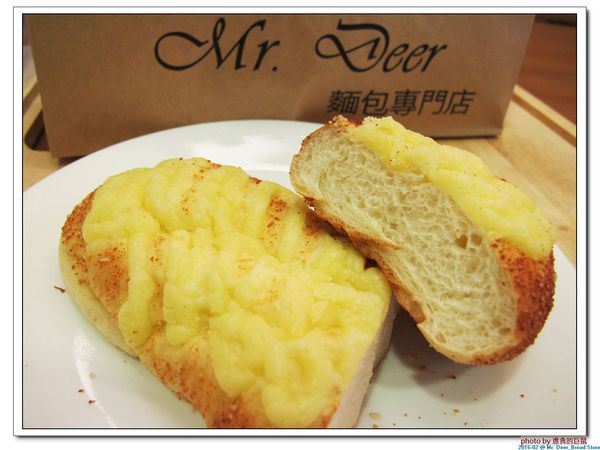 Mr. Deer：(台南東區。美食) Mr. Deer＿健康美味麵包店。真材實料。採用進口高級麵粉。獨家烘焙手法，讓麵包像會呼吸般蓬鬆。純粹美味吃的到!