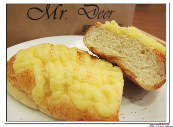 Mr. Deer：(台南東區。美食) Mr. Deer＿健康美味麵包店。真材實料。採用進口高級麵粉。獨家烘焙手法，讓麵包像會呼吸般蓬鬆。純粹美味吃的到!