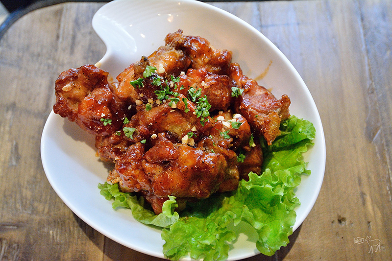 台北東區韓式烤肉泡菜堡:Triple A Burger 韓國來台,供應WIFI插座無服務費,捷運忠孝敦化站餐廳