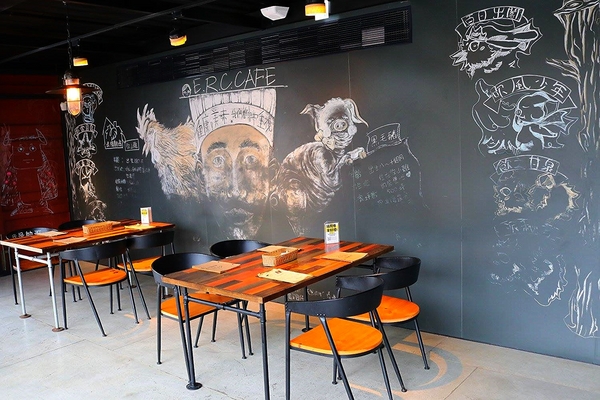 阿達阿永咖啡廳:【台北食記】ERC Cafe阿達阿永咖啡廳~女孩兒們別錯過.貨櫃屋玻璃餐廳/文青潮流兼具很適合拍MV或外拍場景