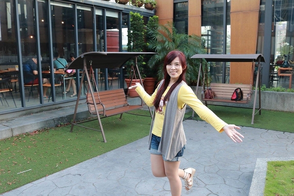 阿達阿永咖啡廳:【台北食記】ERC Cafe阿達阿永咖啡廳~女孩兒們別錯過.貨櫃屋玻璃餐廳/文青潮流兼具很適合拍MV或外拍場景