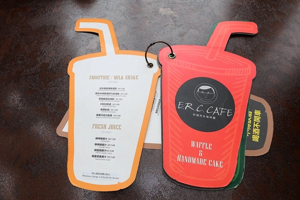 阿達阿永咖啡廳:【台北食記】ERC Cafe阿達阿永咖啡廳~女孩兒們別錯過.貨櫃屋玻璃餐廳/文青潮流兼具很適合拍MV或外拍場景