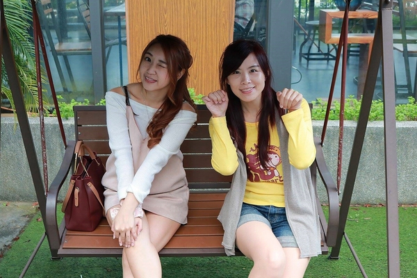 阿達阿永咖啡廳:【台北食記】ERC Cafe阿達阿永咖啡廳~女孩兒們別錯過.貨櫃屋玻璃餐廳/文青潮流兼具很適合拍MV或外拍場景