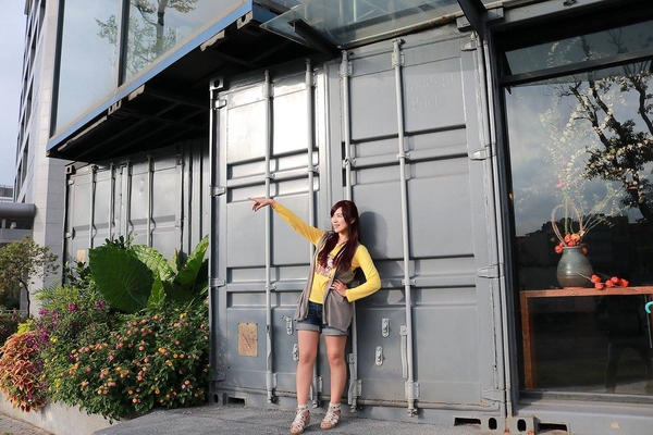 阿達阿永咖啡廳:【台北食記】ERC Cafe阿達阿永咖啡廳~女孩兒們別錯過.貨櫃屋玻璃餐廳/文青潮流兼具很適合拍MV或外拍場景