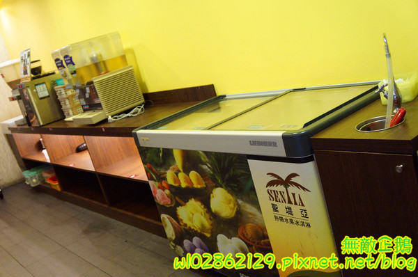 XM麻辣鍋(湖美旗艦店)：【台南-中西區】吃到飽x活跳跳海鮮...跟著無敵企鵝一起吃‧到‧爽~《XM麻辣鍋》