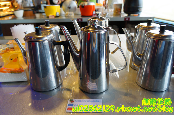 XM麻辣鍋(湖美旗艦店)：【台南-中西區】吃到飽x活跳跳海鮮...跟著無敵企鵝一起吃‧到‧爽~《XM麻辣鍋》