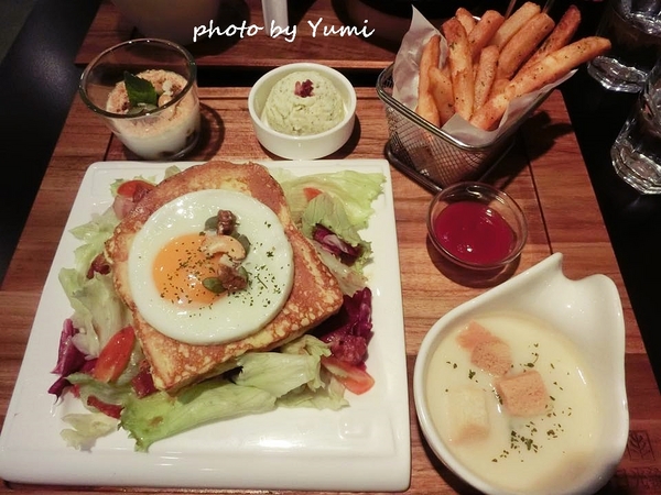 cm20151019___30a43469404dac64a30f9f26cd5