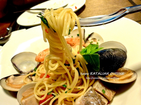 Isaac EATALIAN CUISINE：【口碑好好吃】慢食生活，地中海健康美食，原汁原味才是王道 ✿✿ Isaac EATALIAN CUISINE ✿✿（附菜單）