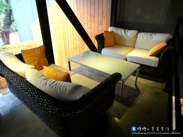 手樂 S.L CAF'E:〖台中│美食〗手樂 S.L CAF'E ❤ 充滿濃濃工業風,提供早午餐、輕食、下午茶及桌邊手沖咖啡服務,不限時,免收服務費,還有免費插頭及wifi可以使用唷!!