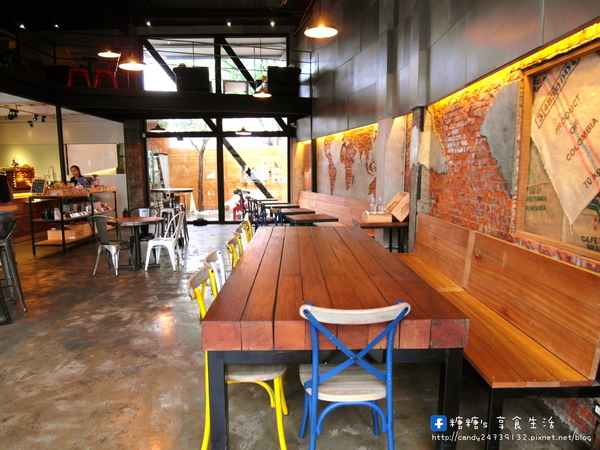手樂 S.L CAF'E:〖台中│美食〗手樂 S.L CAF'E ❤ 充滿濃濃工業風,提供早午餐、輕食、下午茶及桌邊手沖咖啡服務,不限時,免收服務費,還有免費插頭及wifi可以使用唷!!