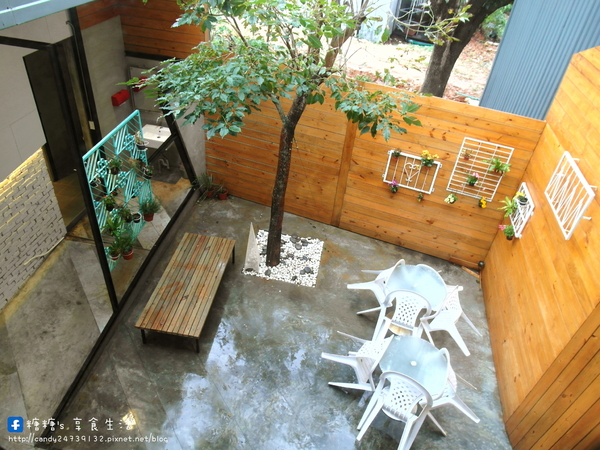 手樂 S.L CAF'E:〖台中│美食〗手樂 S.L CAF'E ❤ 充滿濃濃工業風,提供早午餐、輕食、下午茶及桌邊手沖咖啡服務,不限時,免收服務費,還有免費插頭及wifi可以使用唷!!