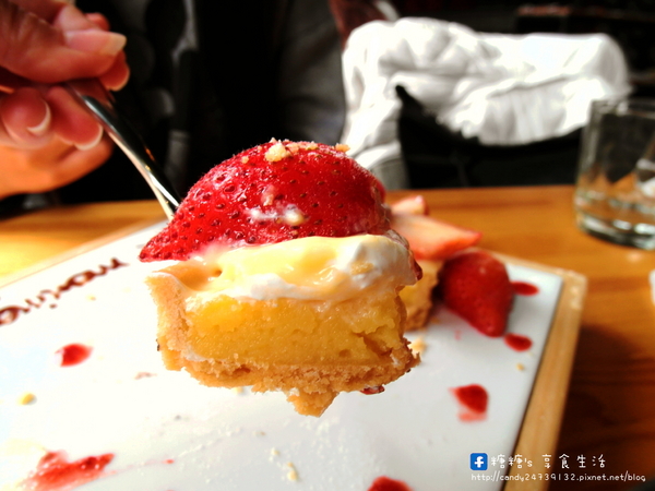 手樂 S.L CAF'E:〖台中│美食〗手樂 S.L CAF'E ❤ 充滿濃濃工業風,提供早午餐、輕食、下午茶及桌邊手沖咖啡服務,不限時,免收服務費,還有免費插頭及wifi可以使用唷!!