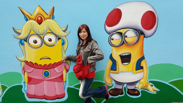 【台中景點】充滿幸福的洛泉站~小小兵彩繪牆：【台中景點】充滿幸福的洛泉站~小小兵彩繪牆