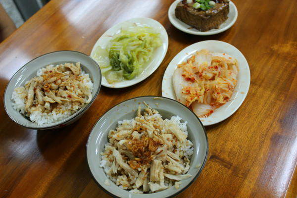 鮮寶火雞肉飯：[台南]簡單美味 銅板小吃 鮮寶火雞肉飯