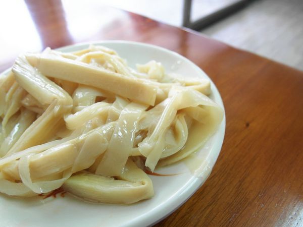 鮮寶火雞肉飯：【台南||東區】鮮寶火雞肉飯，日式醬汁～只有好吃沒有其他！