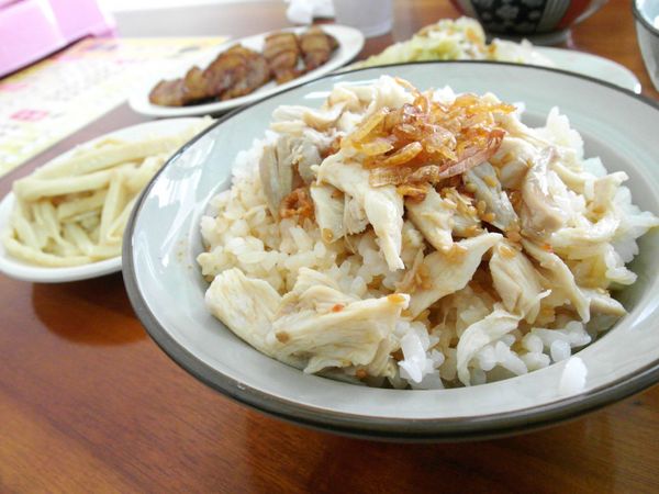 鮮寶火雞肉飯：【台南||東區】鮮寶火雞肉飯，日式醬汁～只有好吃沒有其他！