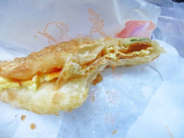 【三重美食】忠孝路蔥油餅-路邊攤蔥油餅平日限定