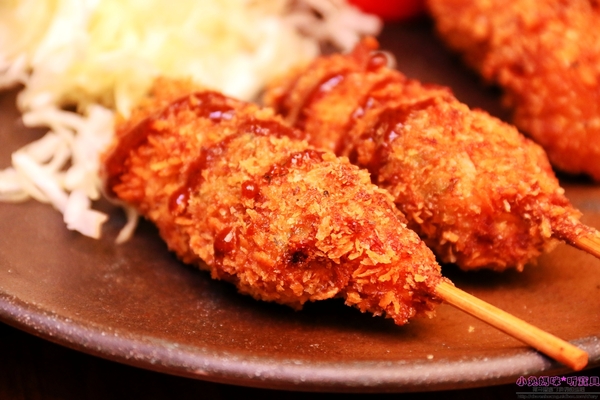 極串揚 酒場：【板橋居酒屋】☼極串揚 酒場☼來自名古屋的串炸,酥脆的外皮,不同一般的炸物,非嚐不可!下班放鬆的好去處~♥♥