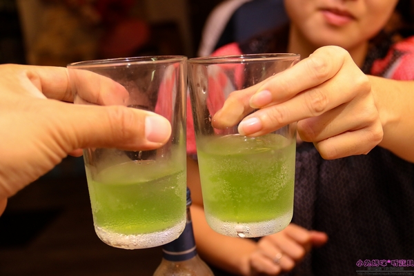 極串揚 酒場：【板橋居酒屋】☼極串揚 酒場☼來自名古屋的串炸,酥脆的外皮,不同一般的炸物,非嚐不可!下班放鬆的好去處~♥♥