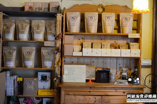 313 Café 咖啡魔豆屋：【台北咖啡】【北捷世貿/台北101站】313 Café-咖啡的魔幻世界．拿鐵/鬆餅/單品莊園豆/郭維平/掛耳包