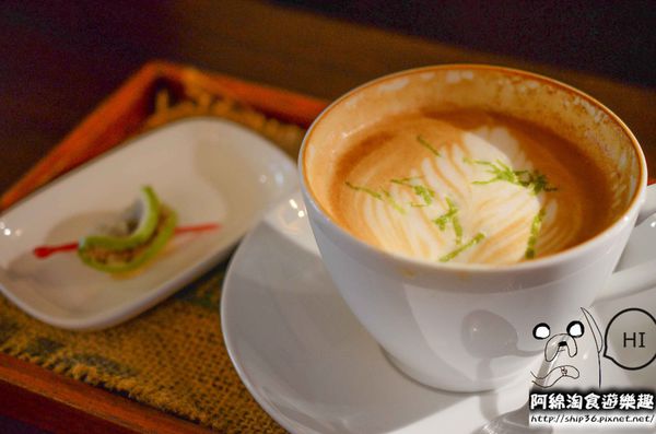 313 Café 咖啡魔豆屋：【台北咖啡】【北捷世貿/台北101站】313 Café-咖啡的魔幻世界．拿鐵/鬆餅/單品莊園豆/郭維平/掛耳包