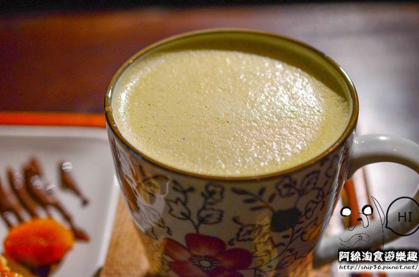 313 Café 咖啡魔豆屋：【台北咖啡】【北捷世貿/台北101站】313 Café-咖啡的魔幻世界．拿鐵/鬆餅/單品莊園豆/郭維平/掛耳包