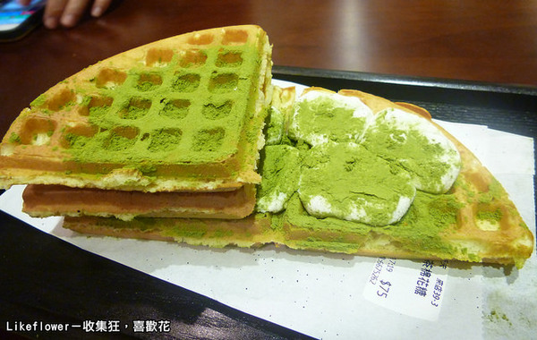 黑瓦鬆餅：【新竹竹北】東海大學知名鬆餅店，用東海鮮乳製成的第一名焦糖海鹽克林姆沃夫－黑瓦鬆餅