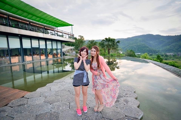 龍座咖啡:【宜蘭景點】宜蘭冬山龍座咖啡-製造浪漫非來不可,半山腰上的雙心石滬和 I ❤ U,快來創造偶像般的愛情故事吧