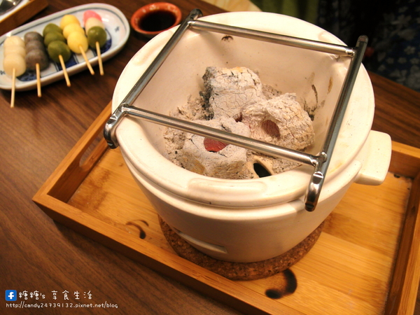 波屋 BORU BORU:〖台中│美食〗波屋 BORU BORU ❤ 夏日也有雪人出沒!!超療癒雪人刨冰,還有DIY炭烤糰子、日式蕨餅、牽絲起司球及香甜紫米紅豆湯!!