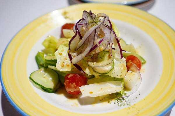 Hornet大黃蜂主題餐廳：Hornet大黃蜂主題餐廳-隱身國際級的圖書館裡-夜色佳美食好